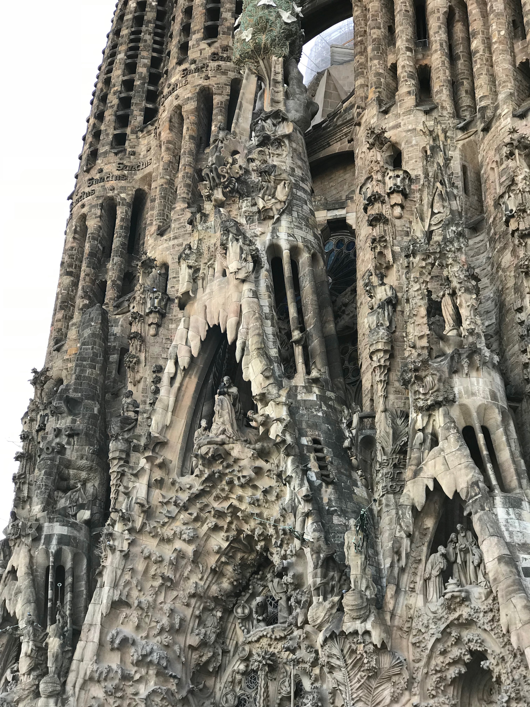 La Sagrada Familia exterior details - 4 of 46