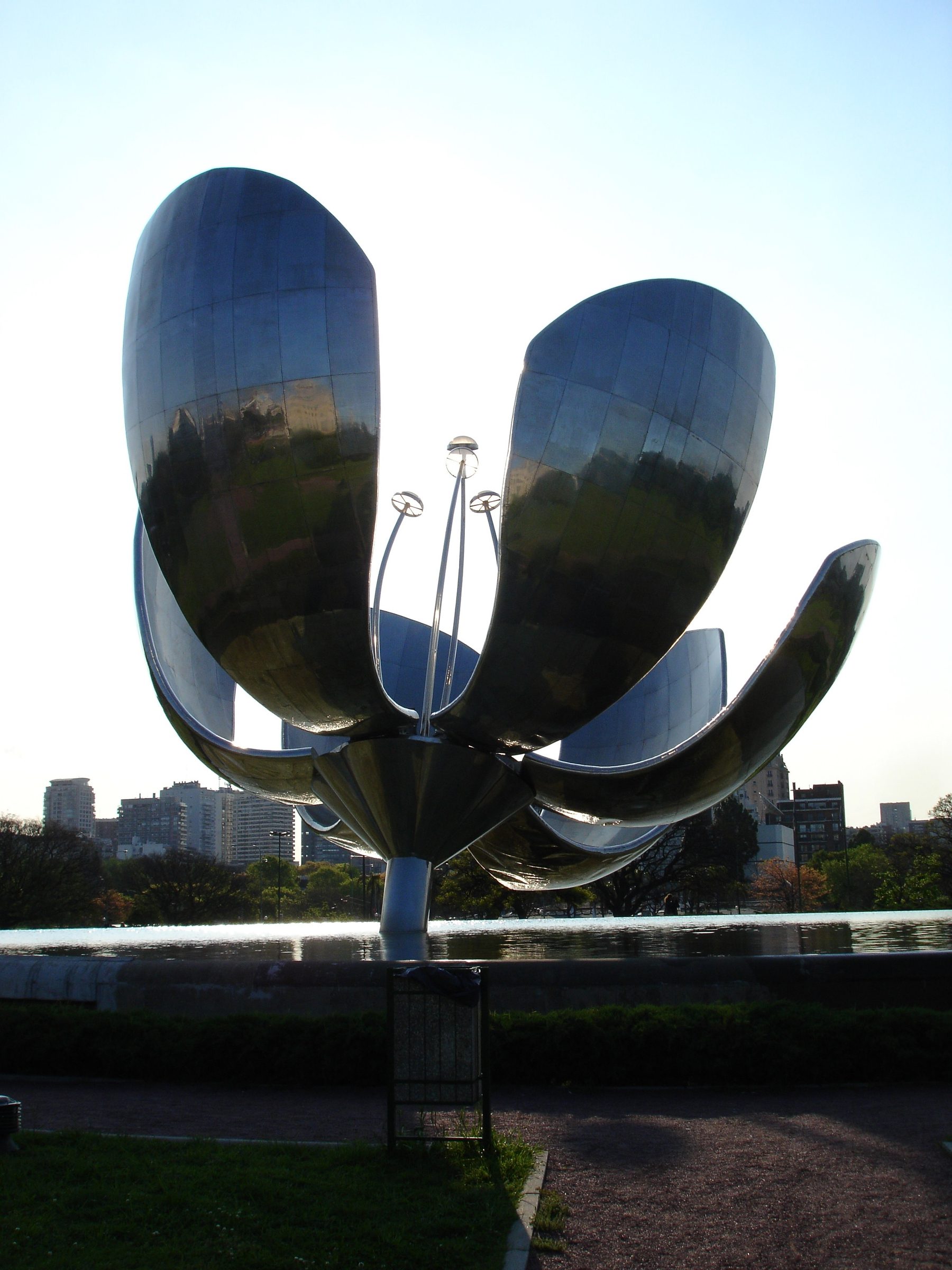 Floralis Genérica, Buenos Aires, Argentina