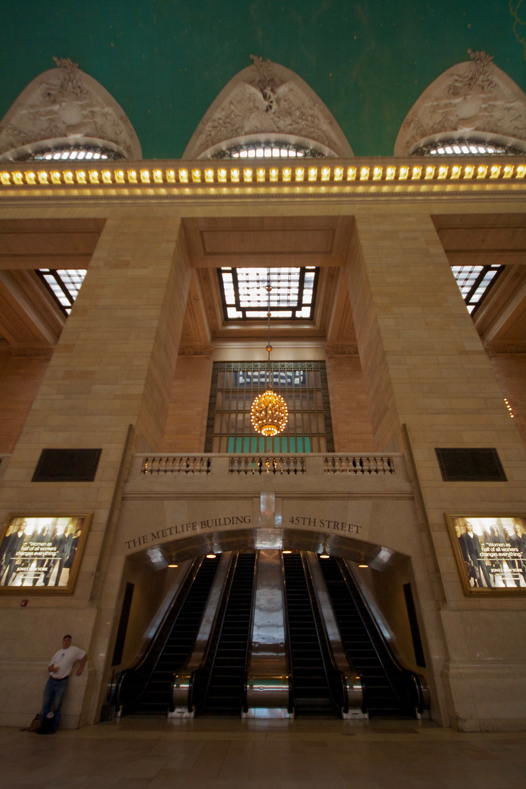 Grand_Central_Terminal,_New_York_City,_NY,_USA_(4_of_9)-3.jpg Grand Central Terminal, New York City, NY, USA (4 of 9)-3.
