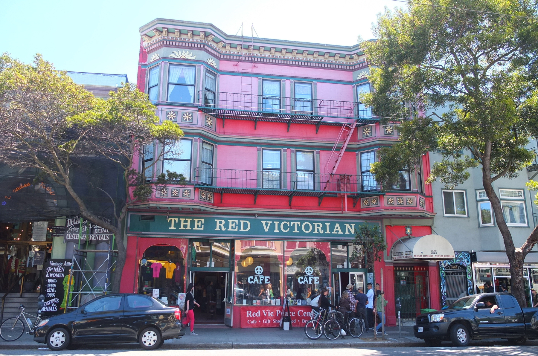 Haight-Ashbury in San Francisco, CA, USA (8 of 9).